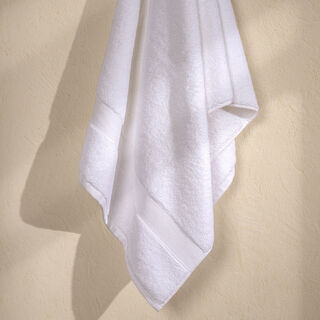 Boutique Blanche white ultra soft cotton bathroom towl 70*140 cm