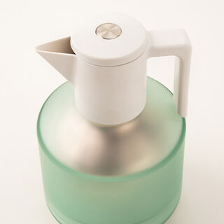 Safa'a light green Plastic vacuum flask 1.0L